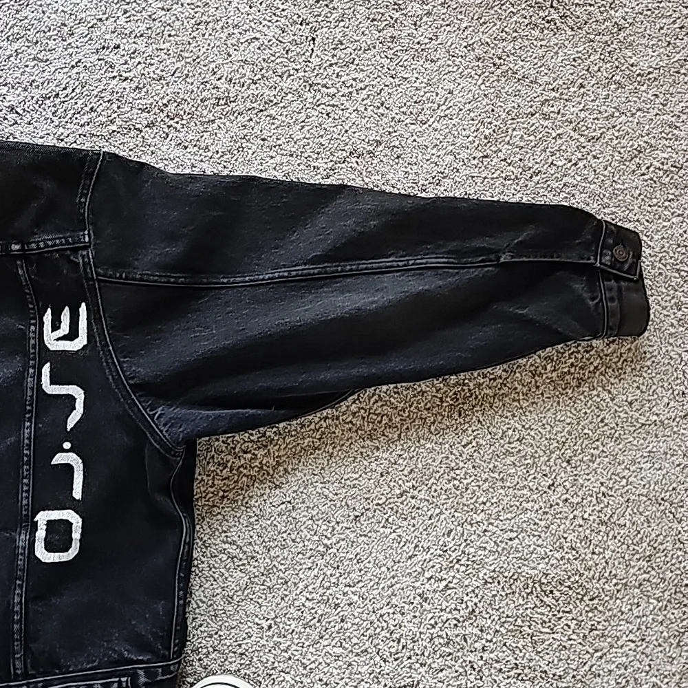 Levis trucker jacket circa 1989, Size medium. With Bullhead size medium insulat. - Picture 13 of 14